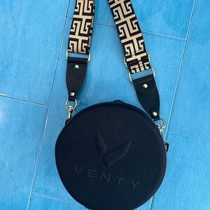 New Shoulder bag by Venty